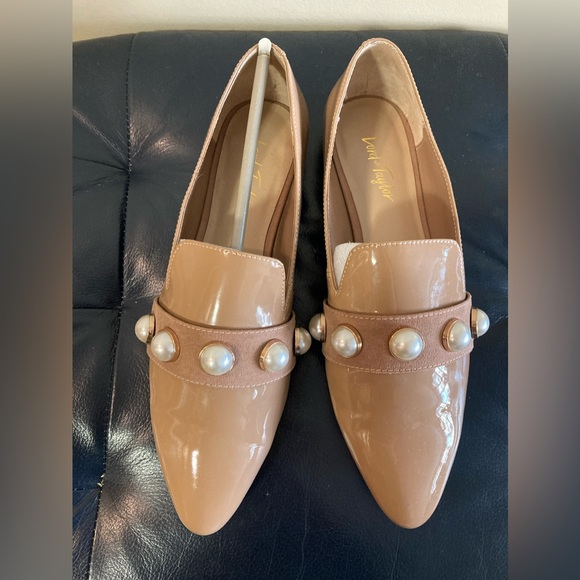 Lord and Taylor women's Loafer 7.5 - Picture 5 of 6